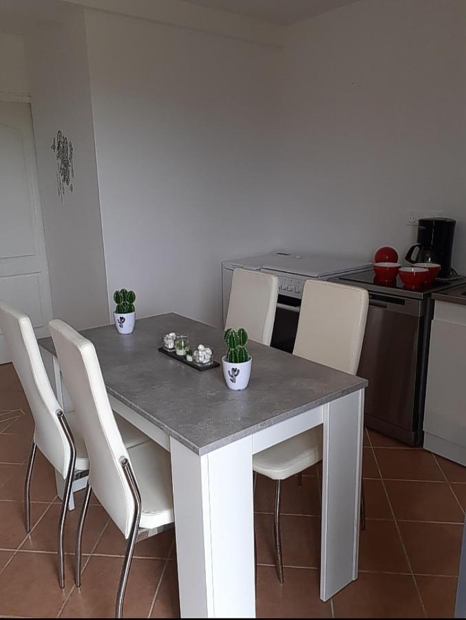 Logement Calme Et Agreable A Proximite D'Ajaccio Canale Cabanes Exterior foto